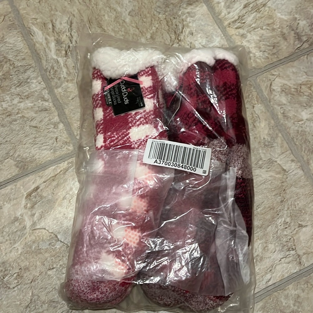 Cuddl Duds Sherpa mind lounge socks, size 4 to 10 pink